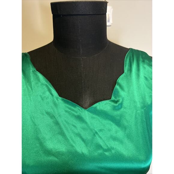 NWT Silk land 100% Silk Emerald Green Scallop Neck Tank Small - Picture 2 of 5